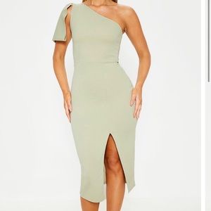 Pretty little thing dress new